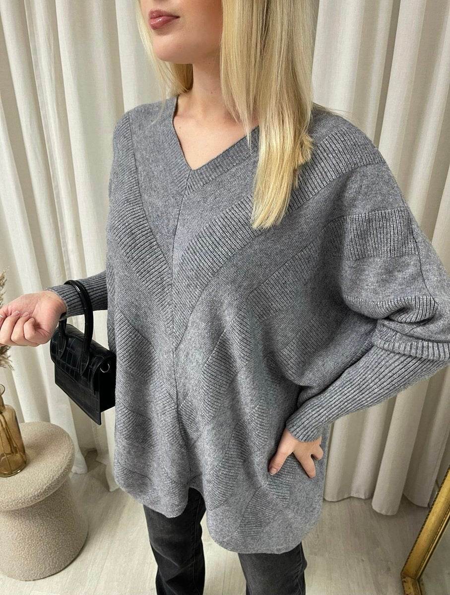 Oversized V-Neck Knitted Top - Lunavitae